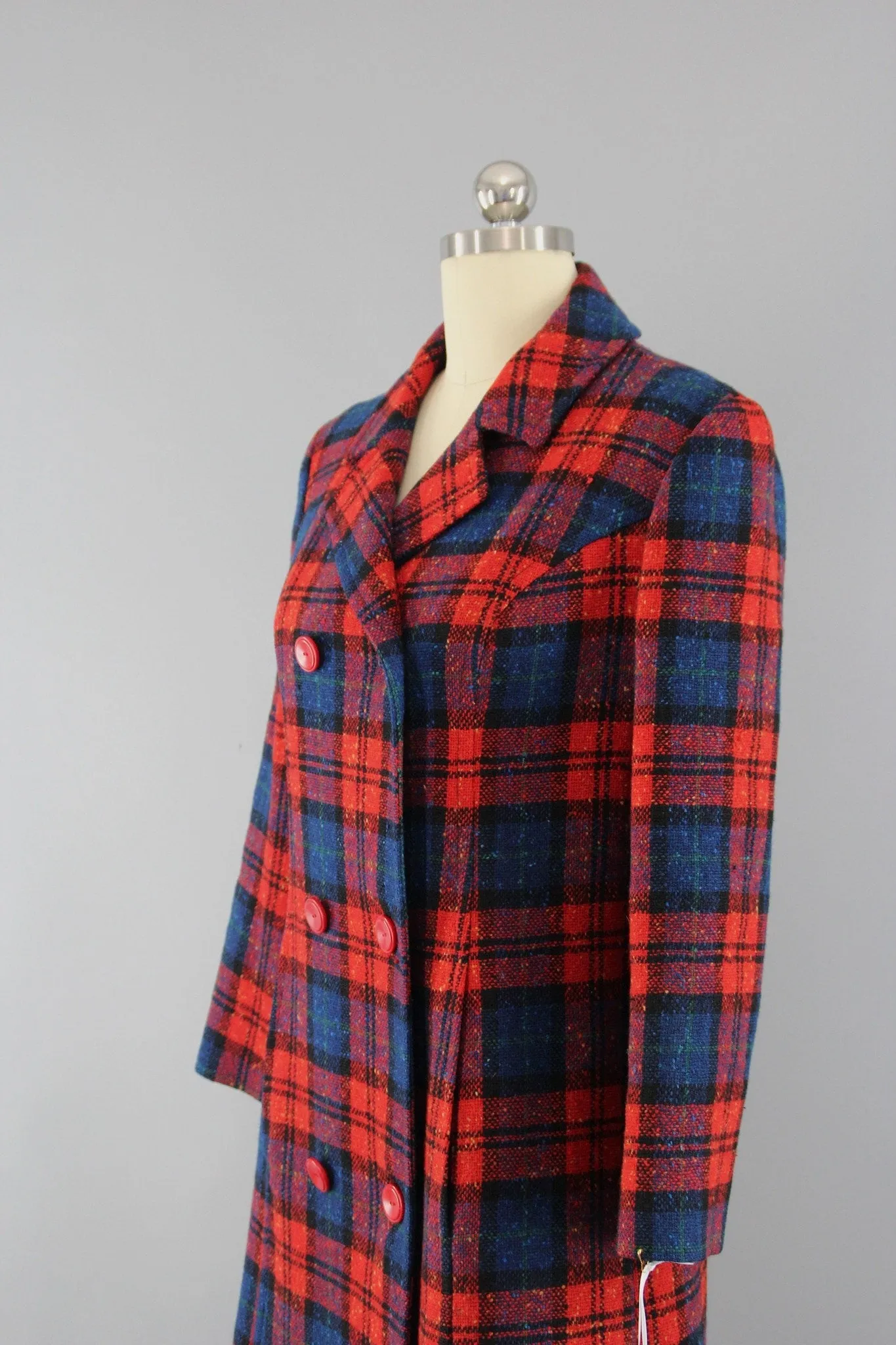 1960s Vintage Pendleton Wool Coat / Red & Blue Tartan Plaid