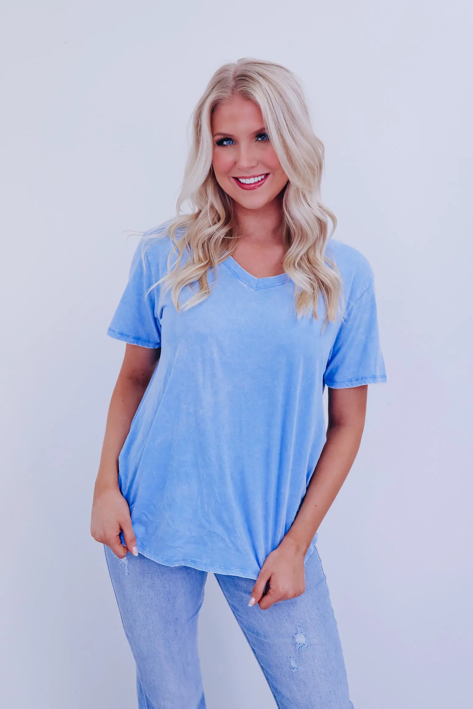 Evie V-neck Acid Washed Top - Dusty Blue