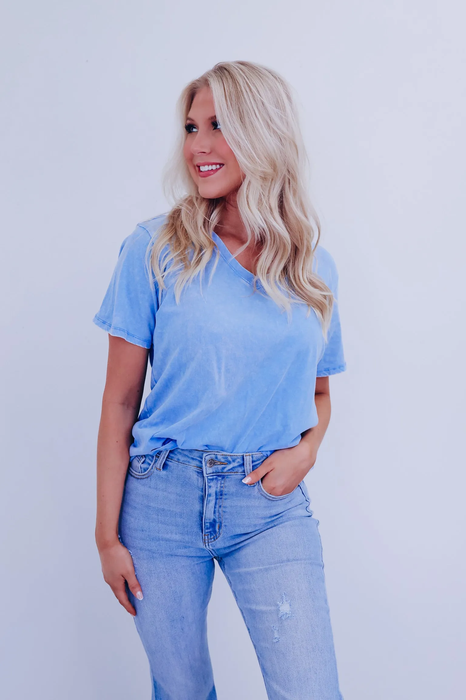 Evie V-neck Acid Washed Top - Dusty Blue