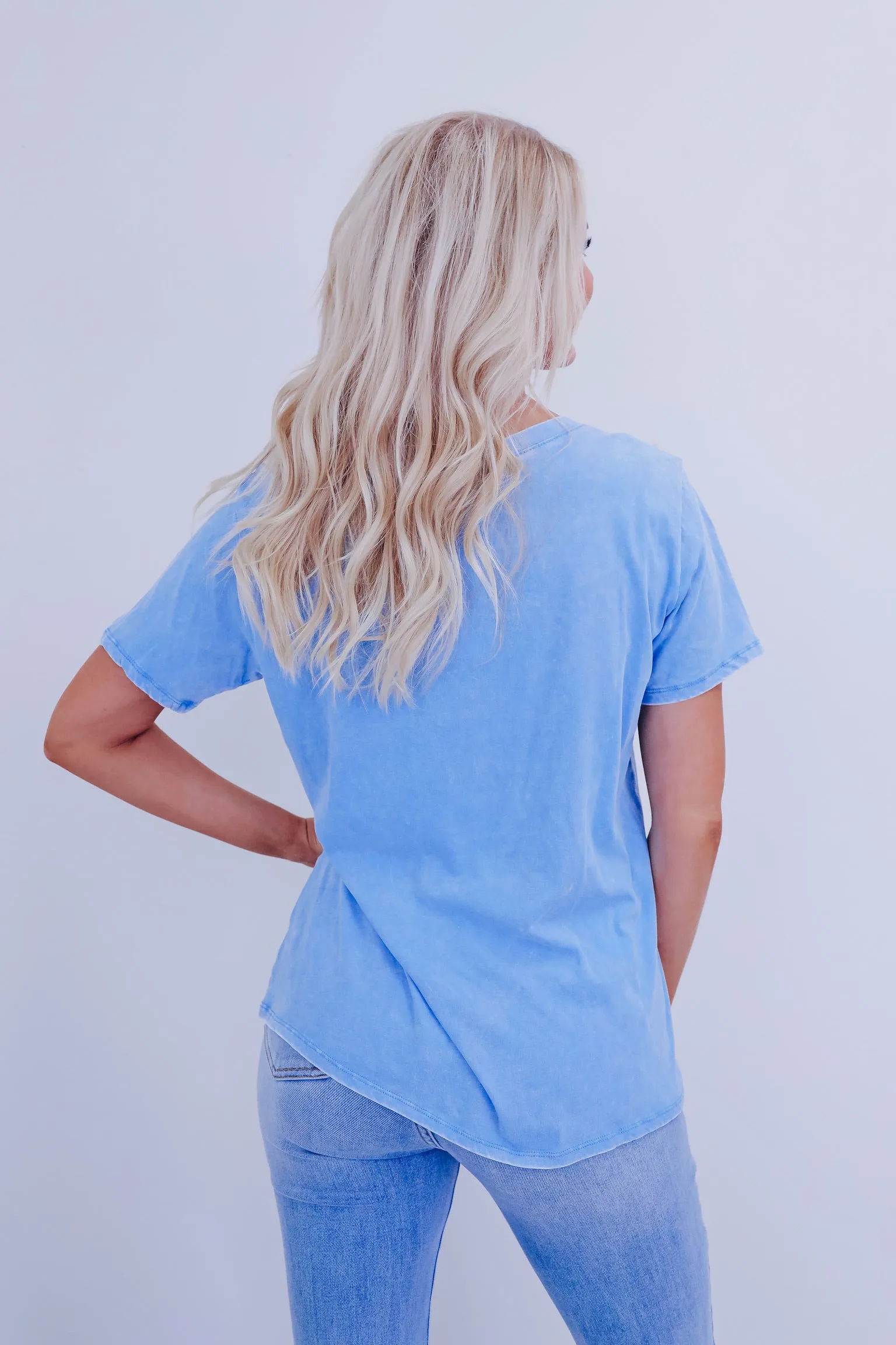 Evie V-neck Acid Washed Top - Dusty Blue