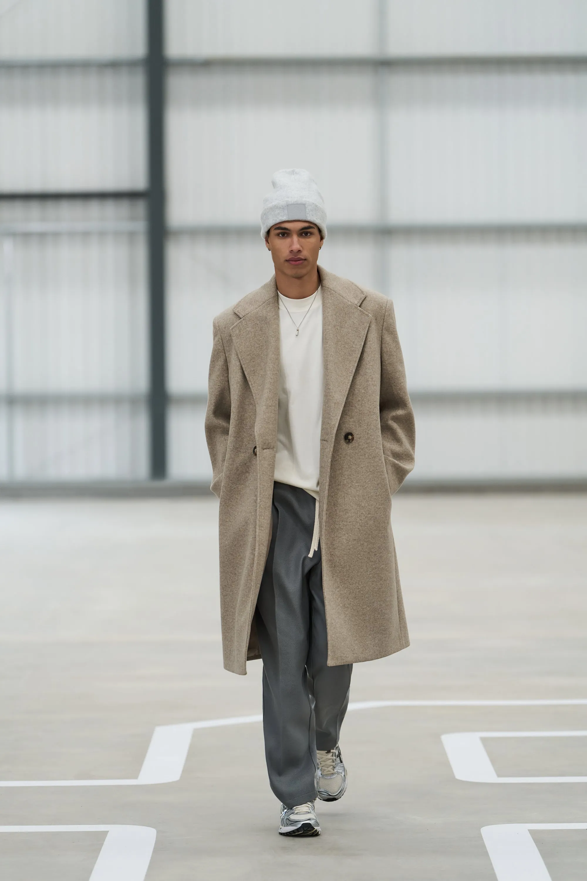 LONGLINE OVERCOAT - BEIGE