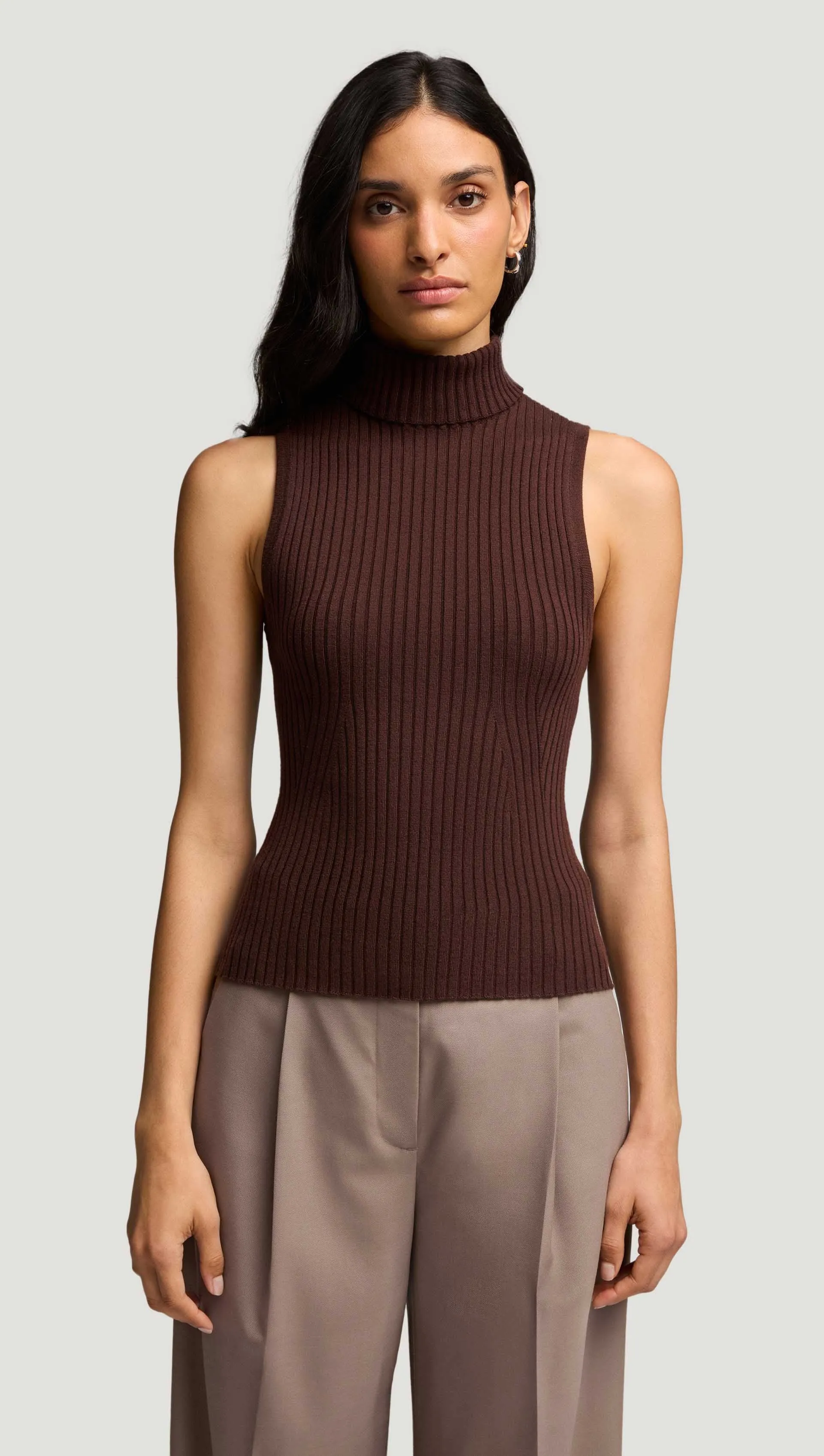 Sleeveless Turtleneck in Stretch Wool | Chocolate