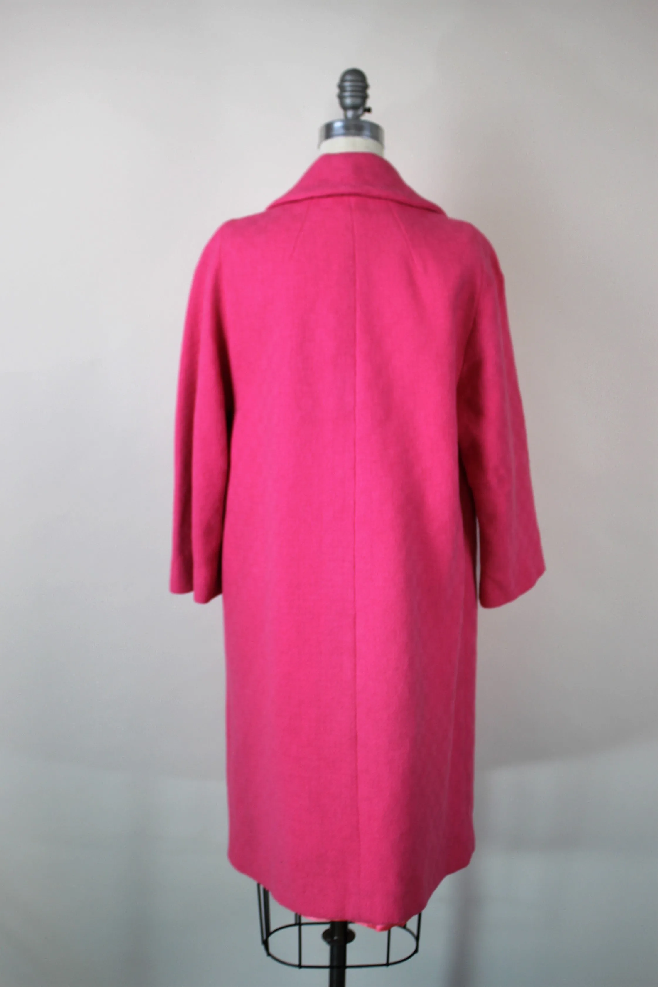 The Vintage 1960s Elle Overcoat in Pink