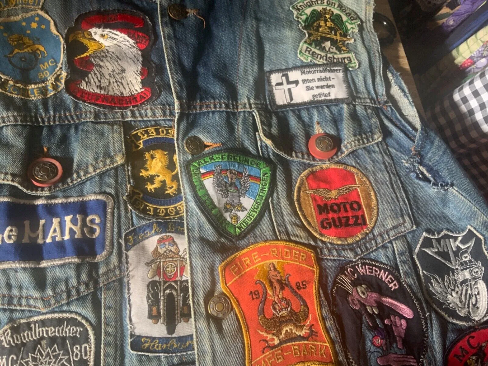 VTG 70s DENIM CUT JACKET RARE BIKER PATCHES 50X COLLECTION 70S 80S GERMANY S 38”