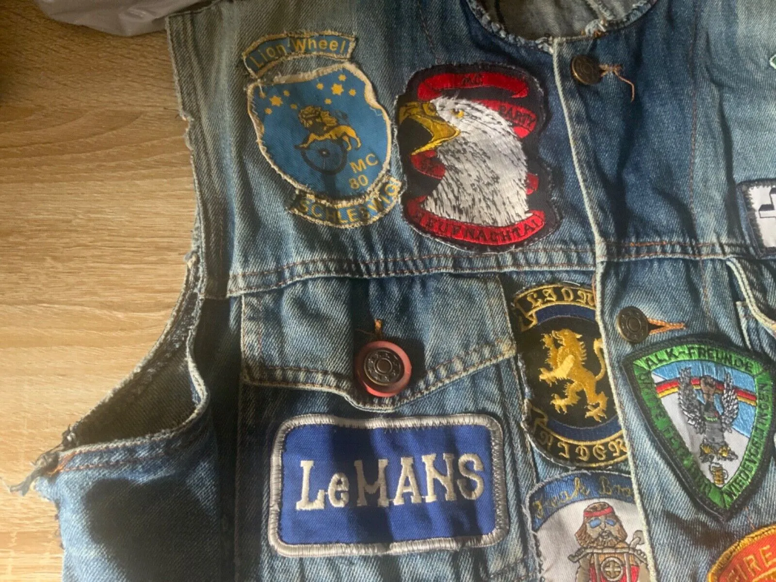 VTG 70s DENIM CUT JACKET RARE BIKER PATCHES 50X COLLECTION 70S 80S GERMANY S 38”